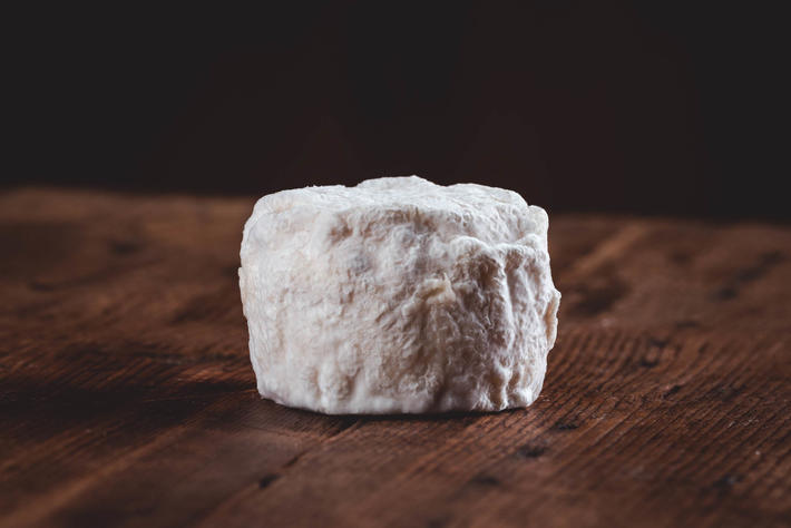 Crottin de chèvre demi-sec de la Chèvrerie Serry env 60g